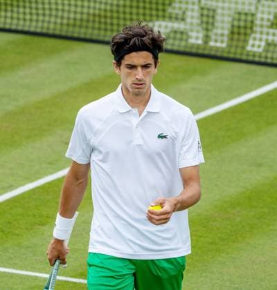 Pierre-Hugues Herbert beim Aufschlag, Maximilian Marterer vs. Pierre-Hugues Herbert, Tennis, Boss-Open, Qualifikation, 07.06.2025, Maximilian Marterer vs. Pierre-Hugues Herbert, Tennis, Boss-Open, Qualifikation, 07.06.2025, Stuttgart Copyright: xEibner-Pressefoto EdwardxCheungx EP_ECG