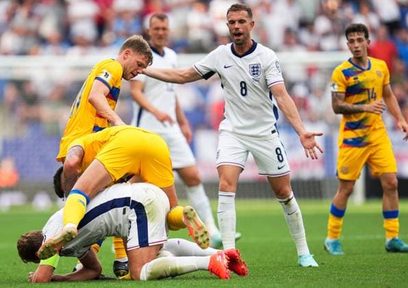 Jordan Henderson of England appeals Andorra v England, FIFA 2026 World Cup Qualifying, Group K, Football, RCDE Stadium, Barcelona, Spain - 07 Jun 2025 EDITORIAL USE ONLY No use with unauthorised audio, video, data, fixture lists, club league logos or live services. Online in-match use limited to 120 images, no video emulation. No use in betting, games or single club league player publications. Copyright: xBaguxBlanco Shutterstockx 15345797bl