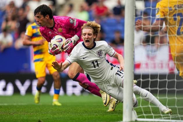 Anthony Gordon of England battles with Iker Alvarez of Andorra Andorra v England, FIFA 2026 World Cup Qualifying, Group K, Football, RCDE Stadium, Barcelona, Spain - 07 Jun 2025 EDITORIAL USE ONLY No use with unauthorised audio, video, data, fixture lists, club league logos or live services. Online in-match use limited to 120 images, no video emulation. No use in betting, games or single club league player publications. Copyright: xBaguxBlanco Shutterstockx 15345797bz