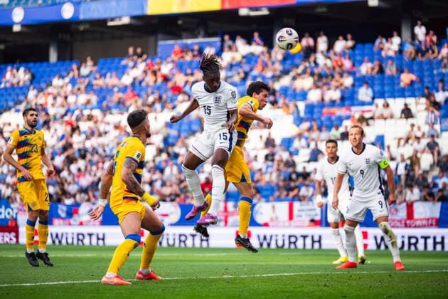 Sport Bilder des Tages (250608) -- BARCELONA, June 8, 2025 -- Eberechi Eze (top L) of England vies with Max Llovera (top R) of Andorra during the World Cup European Qualifiers football match between England and Andorra, in RCDE Stadium, Barcelona, Spain, on June 7, 2025. ) (SP)SPAIN-BARCELONA-FOOTBALL FIFA World Cup, WM, Weltmeisterschaft, Fussball QUALIFIER-ENGLAND VS ANDORRA JoanxGosa