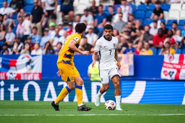 (250608) -- BARCELONA, June 8, 2025 -- Morgan Gibbs-White (R) of England vies with Max Llovera of Andorra during the World Cup European Qualifiers football match between England and Andorra, in RCDE Stadium, Barcelona, Spain, on June 7, 2025. ) (SP)SPAIN-BARCELONA-FOOTBALL FIFA World Cup, WM, Weltmeisterschaft, Fussball QUALIFIER-ENGLAND VS ANDORRA JoanxGosa