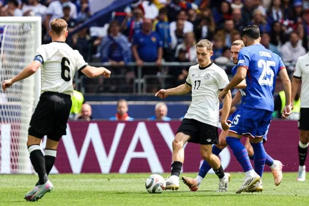 Florian Wirtz (Deutschland, 17), Joshua Kimmich (Deutschland, 06), Rayan Cherki (Frankreich, 25) GER, Deutschland vs. Frankreich, Fussball, UEFA, Nations League, Platz3, Spielzeit 2024 2025, 08.06.2025 GER, Deutschland vs. Frankreich, Fussball, UEFA, Nations League, Platz3, Spielzeit 2024 2025, 08.06.2025 Stuttgart Copyright: xEibner-Pressefoto RogerxBuerkex EP_RBE