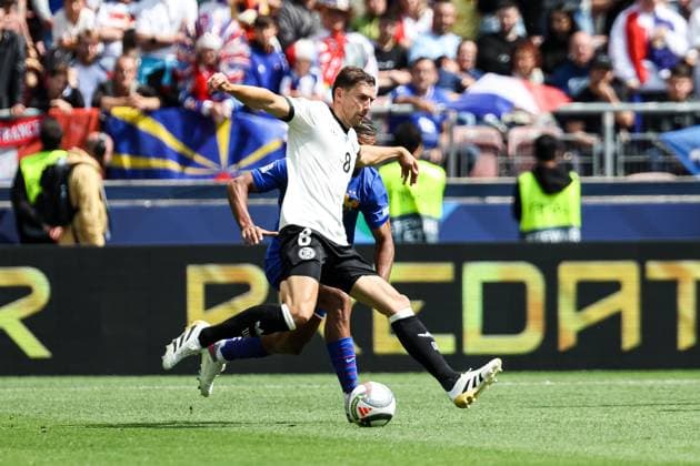Leon Goretzka (Deutschland, 08) am Ball GER, Deutschland vs. Frankreich, Fussball, UEFA, Nations League, Platz3, Spielzeit 2024 2025, 08.06.2025 GER, Deutschland vs. Frankreich, Fussball, UEFA, Nations League, Platz3, Spielzeit 2024 2025, 08.06.2025 Stuttgart Copyright: xEibner-Pressefoto RogerxBuerkex EP_RBE