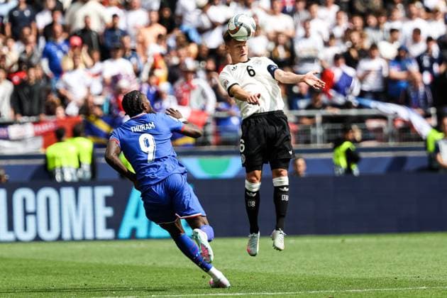 Kopfball von Joshua Kimmich (Deutschland, 06), Marcus Thuram (Frankreich, 09) GER, Deutschland vs. Frankreich, Fussball, UEFA, Nations League, Platz3, Spielzeit 2024 2025, 08.06.2025 GER, Deutschland vs. Frankreich, Fussball, UEFA, Nations League, Platz3, Spielzeit 2024 2025, 08.06.2025 Stuttgart Copyright: xEibner-Pressefoto RogerxBuerkex EP_RBE