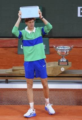 Runner-up Jannik Sinner French Open Tennis, Day Fifteen, Tennis, Roland Garros, Paris, France - 08 Jun 2025 EDITORIAL USE ONLY No use with unauthorised audio, video, data, fixture lists, club league logos or live services. Online in-match use limited to 120 images, no video emulation. No use in betting, games or single club league player publications. Copyright: xJavierxGarcia Shutterstockx 15346224aw