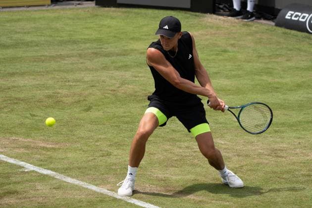 Rueckhandschlag von Justin Engel, Justin Engel vs. James Duckwirth, Tennis, ATP, Tennis Herren Turnier, Boss-Open, Center-Court, Sechzehntelfinale, 10.06.2025, Justin Engel vs. James Duckwirth, Tennis, ATP-Turnier, Boss-Open, Center-Court, Sechzehntelfinale, 10.06.2025, Stuttgart Copyright: xEibner-Pressefoto EdwardxCheungx EP_ECG