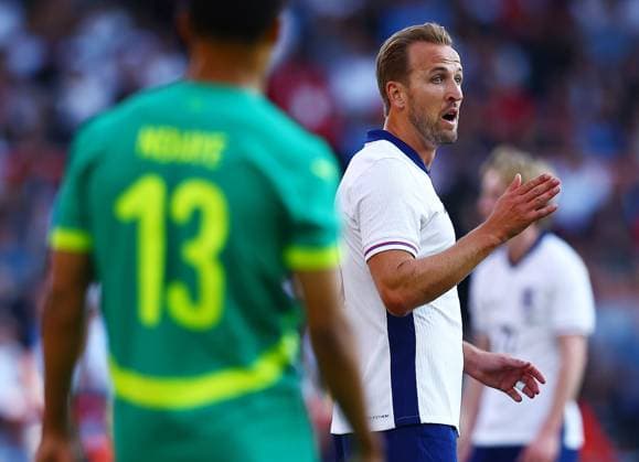 Harry Kane of England England v Senegal, International Friendly, Länderspiel, Nationalmannschaft Football, City Ground, Nottingham, UK - 10 Jun 2025 EDITORIAL USE ONLY No use with unauthorised audio, video, data, fixture lists, club league logos or live services. Online in-match use limited to 120 images, no video emulation. No use in betting, games or single club league player publications. Copyright: xMattxWest Shutterstockx 15350922ad