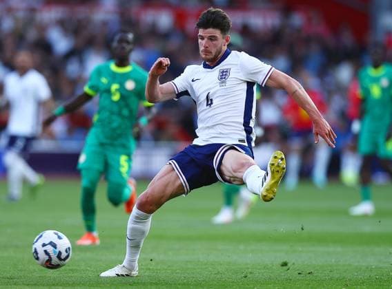 Declan Rice of England England v Senegal, International Friendly, Länderspiel, Nationalmannschaft Football, City Ground, Nottingham, UK - 10 Jun 2025 EDITORIAL USE ONLY No use with unauthorised audio, video, data, fixture lists, club league logos or live services. Online in-match use limited to 120 images, no video emulation. No use in betting, games or single club league player publications. Copyright: xMattxWest Shutterstockx 15350922cv