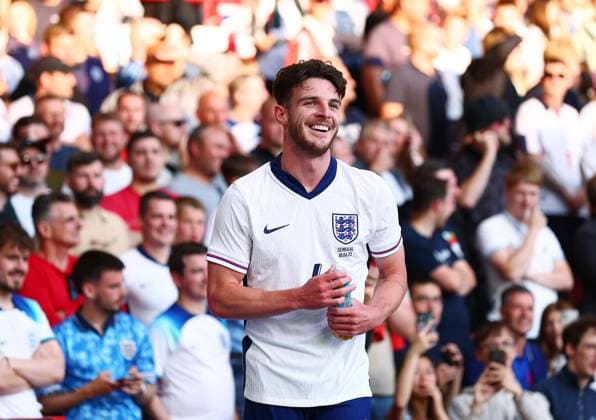 Declan Rice of England England v Senegal, International Friendly, Länderspiel, Nationalmannschaft Football, City Ground, Nottingham, UK - 10 Jun 2025 EDITORIAL USE ONLY No use with unauthorised audio, video, data, fixture lists, club league logos or live services. Online in-match use limited to 120 images, no video emulation. No use in betting, games or single club league player publications. Copyright: xMattxWest Shutterstockx 15350922dy