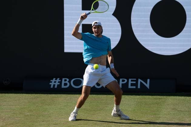 Jan-Lennard Struff Vorhand, Aktion, Jan-Lennard Struff vs. Jiri Lehecja, Tennis, ATP, Tennis Herren Turnier, Boss-Open, Center-Court, Achtelfinale, 11.06.2025, Jan-Lennard Struff vs. Jiri Lehecja, Tennis, ATP-Turnier, Boss-Open, Center-Court, Achtelfinale, 11.06.2025, Stuttgart Copyright: xEibner-Pressefoto EdwardxCheungx EP_ECG