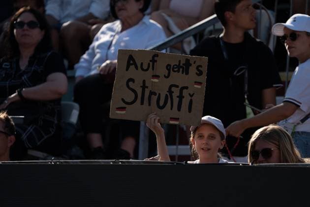 Struff Fans, Plakat, Jan-Lennard Struff vs. Jiri Lehecja, Tennis, ATP, Tennis Herren Turnier, Boss-Open, Center-Court, Achtelfinale, 11.06.2025, Jan-Lennard Struff vs. Jiri Lehecja, Tennis, ATP-Turnier, Boss-Open, Center-Court, Achtelfinale, 11.06.2025, Stuttgart Copyright: xEibner-Pressefoto EdwardxCheungx EP_ECG