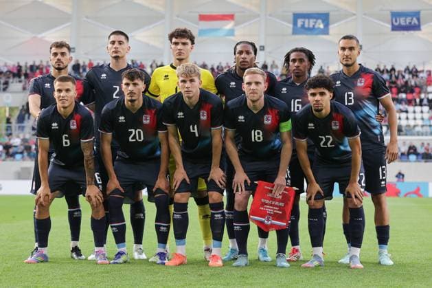 Startelf Hintere Reihe vlnr.: Danel Sinani (Luxemburg 9), Seid Korac (Luxemburg 2), Tiago Pereira (Torwart Luxemburg 12), Gerson Rodrigues (Luxemburg 10), Leandro Barreiro (Luxemburg 16), Dirk Carlson (Luxemburg 13) Vordere Reihe: Tomas Moreira (Luxemburg 6), Eldin Dzogovic (Luxemburg 20), Florian Bohnert (Luxemburg 4), Laurent Jans (Kapitän Luxemburg 18), Aiman Dardari (Luxemburg 22) Fussball, Saison 2024-2025, Freundschaftsspiel, Länderspiel 10.06.2025 Nationalmannschaft Luxemburg - Irland (LUX vs IRL) Stade de Luxembourg, Luxemburg