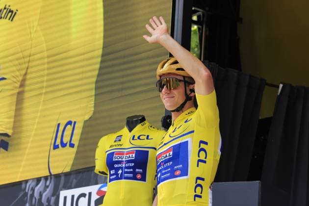 Remco EVENEPOEL, Soudal Quick-Step, during the presentation team, during the Criterium du Dauphine 2025, Cycling event, Stage 5, Saint-Priest > Macon (183 Km) on 12 June 2025 in Macon, France - during Criterium du Dauphine 2025 - Stage 5, Street Cycling race in France, France, June 12 2025 Copyright: xStefanoxCavasino IPAxSportx xipa-agency.netx xx IPA_58956253 IPA_Agency_IPA58956253