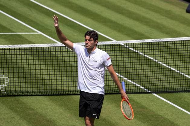 Jubel und Freude bei Taylor Fritz (USA) nach seinem 2. Satz Sieg gegen Felix Auger-Aliassime (CAN). xettx, Deutschland, Stuttgart, 14.06.2025, Tennis, Boss Open, 2025, Halbfinale, F. Auger-Aliassime (CAN) - T. Fritz (USA), TC Weissenhof, Center Court