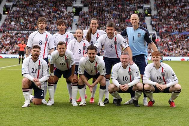 England team group, Mannschaftsbild, Totale England XI v World XI, Soccer Aid for Unicef 2025, Football, Old Trafford, Manchester, UK - 15 Jun 2025 EDITORIAL USE ONLY No use with unauthorised audio, video, data, fixture lists, club league logos or live services. Online in-match use limited to 120 images, no video emulation. No use in betting, games or single club league player publications. Copyright: xRyanxBrowne Shutterstockx 15352333z