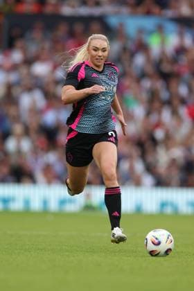 Livi Sheldon (Diamond) England XI v World XI, Soccer Aid for Unicef 2025, Football, Old Trafford, Manchester, UK - 15 Jun 2025 EDITORIAL USE ONLY No use with unauthorised audio, video, data, fixture lists, club league logos or live services. Online in-match use limited to 120 images, no video emulation. No use in betting, games or single club league player publications. Copyright: xRyanxBrowne Shutterstockx 15352333al