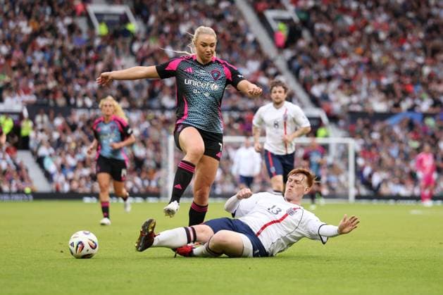 Angry Ginge of England and Livi Sheldon (Diamond) of World Eleven England XI v World XI, Soccer Aid for Unicef 2025, Football, Old Trafford, Manchester, UK - 15 Jun 2025 EDITORIAL USE ONLY No use with unauthorised audio, video, data, fixture lists, club league logos or live services. Online in-match use limited to 120 images, no video emulation. No use in betting, games or single club league player publications. Copyright: xRyanxBrowne Shutterstockx 15352333am