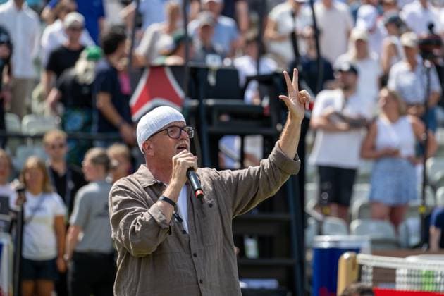 Gerhard Friedle DJ Ötzi sorgt für Stimmung. xettx, Deutschland, Stuttgart, 15.06.2025, Tennis, Boss Open, 2025, Finale, A. Zverev (GER) - T. Fritz (USA), TC Weissenhof, Center Court