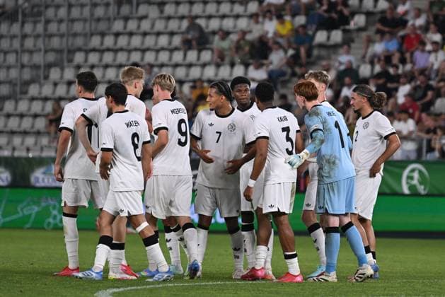 UEFA U19 European Championship, EM, Europameisterschaft 2025 - Germany - England - Ilie Oana Stadium Konstantin Heide, Taylan Bulut, Almugera Kabar, Maximilian Herwerth, Winners Osawe, Paris Brunner, Kjell Wa?tjen, Max Moerstedt, Noah Darvich, Said El Mala, Leopold Wurm in action during the UEFA Under-19 European Championship Romania 2025 football match between Germany and England at Arcul de Triumf Stadium in Bucharest, Romania, June 17, 2025. Alex Nicodim Imago Images Copyright: xAlexxNicodimx