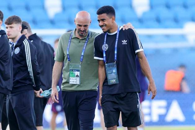 Bundestrainer Antonio Di Salvo (Germany) und Ansgar Knauff (Germany) unterhalten sich, UEFA European Under-21 Championship 2025 Group Stage, England v Germany, Nitra Stadium am 18. June 2025 in Neutra, Slowakei. (Foto von Marco Steinbrenner DeFodi Images) Bundestrainer Antonio Di Salvo (Germany) und Ansgar Knauff (Germany) talk together, UEFA European Under-21 Championship 2025 Group Stage, England v Germany, Nitra Stadium, June 18, 2025 in Nitra, Slovakia. (Photo by Marco Steinbrenner DeFodi Images)