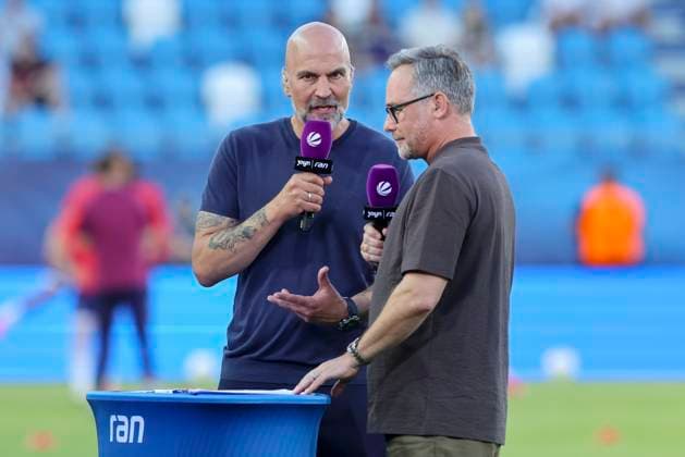 Experte Markus Babbel (Sat1) und Moderator Matthias Opdenhoevel (Sat1) unterhalten sich, UEFA European Under-21 Championship 2025 Group Stage, England v Germany, Nitra Stadium am 18. June 2025 in Neutra, Slowakei. (Foto von Marco Steinbrenner DeFodi Images) Experte Markus Babbel (Sat1) und Moderator Matthias Opdenhoevel (Sat1) talk together, UEFA European Under-21 Championship 2025 Group Stage, England v Germany, Nitra Stadium, June 18, 2025 in Nitra, Slovakia. (Photo by Marco Steinbrenner DeFodi Images)