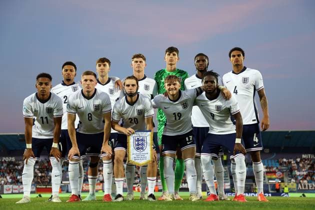 The England Starting XI ahead of kick off England U21, U 21 v Germany U21, UEFA Under 21 European Championship, EM, Europameisterschaft 2025, Group B, Football, Nitra Stadium, Nitra, Slovakia - 18 Jun 2025 EDITORIAL USE ONLY No use with unauthorised audio, video, data, fixture lists, club league logos or live services. Online in-match use limited to 120 images, no video emulation. No use in betting, games or single club league player publications. Copyright: xNikolaxKrstic Shutterstockx 15363358af