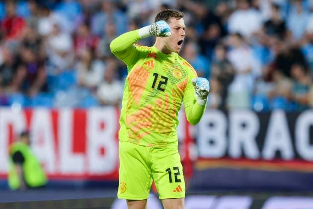 Torhueter Tjark Ernst (Germany) jubelt, UEFA European Under-21 Championship 2025 Group Stage, England v Germany, Nitra Stadium am 18. June 2025 in Neutra, Slowakei. (Foto von Marco Steinbrenner DeFodi Images) Torhueter Tjark Ernst (Germany) cheers, UEFA European Under-21 Championship 2025 Group Stage, England v Germany, Nitra Stadium, June 18, 2025 in Nitra, Slovakia. (Photo by Marco Steinbrenner DeFodi Images)