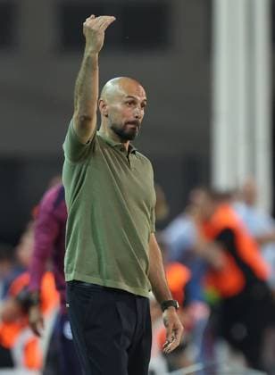 Germany Under 21 manager Antonio Di Salvo gestures on the touchline England U21, U 21 v Germany U21, UEFA Under 21 European Championship, EM, Europameisterschaft 2025, Group B, Football, Nitra Stadium, Nitra, Slovakia - 18 Jun 2025 EDITORIAL USE ONLY No use with unauthorised audio, video, data, fixture lists, club league logos or live services. Online in-match use limited to 120 images, no video emulation. No use in betting, games or single club league player publications. Copyright: xNikolaxKrstic Shutterstockx 15363358bv