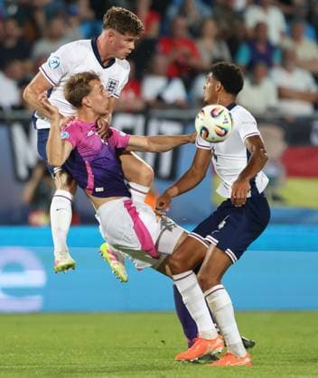 Charlie Cresswell of England Under 21 wins a header England U21, U 21 v Germany U21, UEFA Under 21 European Championship, EM, Europameisterschaft 2025, Group B, Football, Nitra Stadium, Nitra, Slovakia - 18 Jun 2025 EDITORIAL USE ONLY No use with unauthorised audio, video, data, fixture lists, club league logos or live services. Online in-match use limited to 120 images, no video emulation. No use in betting, games or single club league player publications. Copyright: xNikolaxKrstic Shutterstockx 15363358ci
