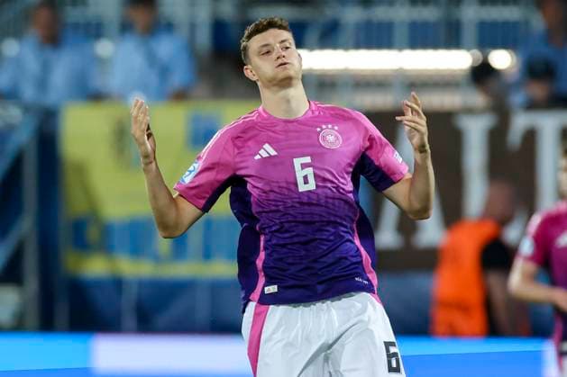 Eric Martel (Germany) gestikuliert, UEFA European Under-21 Championship 2025 Group Stage, England v Germany, Nitra Stadium am 18. June 2025 in Neutra, Slowakei. (Foto von Marco Steinbrenner DeFodi Images) Eric Martel (Germany) gestures, UEFA European Under-21 Championship 2025 Group Stage, England v Germany, Nitra Stadium, June 18, 2025 in Nitra, Slovakia. (Photo by Marco Steinbrenner DeFodi Images)