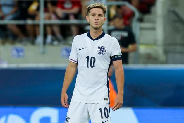 James McAtee (England) schaut, UEFA European Under-21 Championship 2025 Quarter-Final, Spain v England, Anton Malatinský Stadium am 21. June 2025 in Tyrnau, Slowakei. (Foto von Marco Steinbrenner DeFodi Images) James McAtee (England) looks on, UEFA European Under-21 Championship 2025 Quarter-Final, Spain v England, Anton Malatinský Stadium, June 21, 2025 in Trnava, Slovakia. (Photo by Marco Steinbrenner DeFodi Images)