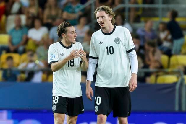 Rocco Reitz (Germany) und Nick Woltemade (Germany) schauen enttaeuscht, UEFA European Under-21 Championship 2025 Quarter-Final, Germany v Italy, MOL Arà na am 22. June 2025 in Dunajska Streda, Slowakei. (Foto von Marco Steinbrenner DeFodi Images) Rocco Reitz (Germany) und Nick Woltemade (Germany) look dejected, UEFA European Under-21 Championship 2025 Quarter-Final, Germany v Italy, MOL Arà na, June 22, 2025 in Dunajska Streda, Slovakia. (Photo by Marco Steinbrenner DeFodi Images)