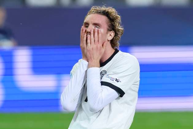 Nick Woltemade (Germany) schaut enttaeuscht, UEFA European Under-21 Championship 2025 Semi-Final, Germany v France, Košicka futbalova arà na am 25. June 2025 in Kaschau, Slowakei. (Foto von Marco Steinbrenner DeFodi Images) Nick Woltemade (Germany) looks dejected, UEFA European Under-21 Championship 2025 Semi-Final, Germany v France, Košicka futbalova arà na, June 25, 2025 in Košice, Slovakia. (Photo by Marco Steinbrenner DeFodi Images)