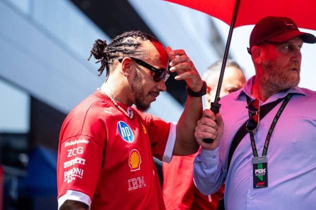 Lewis Hamilton (Scuderia Ferrari HP, Großbritannien, 44) mit Security, AUT, Formel 1 Weltmeisterschaft, MSC Cruises Grand Prix von Oesterreich, Red Bull Ring Spielberg, Media Day, Saison 2025, 26.06.2025 AUT, Formel 1 Weltmeisterschaft, MSC Cruises Grand Prix von Oesterreich, Red Bull Ring Spielberg, Media Day, Saison 2025, 26.06.2025 Spielberg Copyright: xEibner-Pressefoto Memmlerx EP_MMR