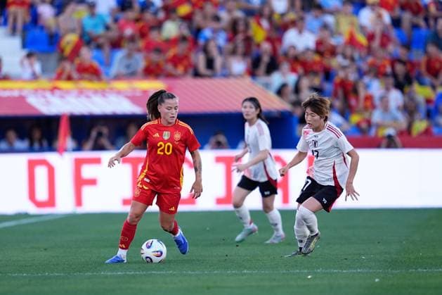 June 27, 2025, Leganes, Madrid, Spain: Claudia Pina of Spain in action during the Women s International Friendly, Länderspiel, Nationalmannschaft football match played between Spain and Japan at Butarque stadium on June 27, 2025, in Leganes, Madrid, Spain. Leganes Spain - ZUMAa181 20250627_zaa_a181_023 Copyright: xDennisxAgyemanx