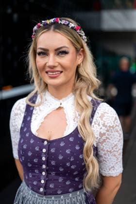 Formula Una Hostess Model im Dirndl Tracht, AUT, Formel 1 Weltmeisterschaft, MSC Cruises Grand Prix von Oesterreich, Red Bull Ring Spielberg, Qualifying Day, Saison 2025, 28.06.2025 AUT, Formel 1 Weltmeisterschaft, MSC Cruises Grand Prix von Oesterreich, Red Bull Ring Spielberg, Qualifying Day, Saison 2025, 28.06.2025 Spielberg Copyright: xEibner-Pressefoto Memmlerx EP_MMR
