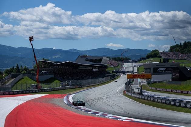 Lance Stroll (Aston Martin Aramco F1 Team, Kanada, 18) im AMR25 in der letzten Kurve mit Blick auf Start - Ziel - Geraden und Alpenpanorama, AUT, Formel 1 Weltmeisterschaft, MSC Cruises Grand Prix von Oesterreich, Red Bull Ring Spielberg, Qualifying Day, Saison 2025, 28.06.2025 AUT, Formel 1 Weltmeisterschaft, MSC Cruises Grand Prix von Oesterreich, Red Bull Ring Spielberg, Qualifying Day, Saison 2025, 28.06.2025 Spielberg Copyright: xEibner-Pressefoto Memmlerx EP_MMR