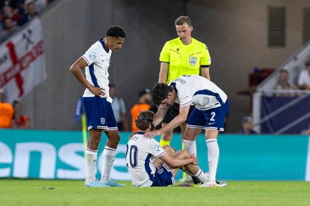 UEFA U21, U 21 Europameisterschaft, Finale: England - Deutschland; 28.06.2025 Jarell Quansah (England, 4), Tino Livramento (England, 2), Alex Scott (England, 20) bei der UEFA U21-Europameisterschaft im Finalspiel England - Deutschland, am 28.06.2025, National Football Stadium, Bratislava, Slowakei Copyright: xBEAUTIFULxSPORTS Meuselx