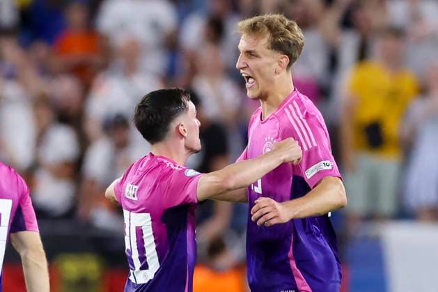 Nelson Weiper (Germany) bejubelt seinen Treffer zum 2:1 mit Paul Nebel (Germany), UEFA European Under-21 Championship 2025 Final, England v Germany Final, National Football Stadium am 28. June 2025 in Bratislava, Slowakei. (Foto von Marco Steinbrenner DeFodi Images) Nelson Weiper (Germany) celebrates after scoring his teams first goal with Paul Nebel (Germany), UEFA European Under-21 Championship 2025 Final, England v Germany Final, National Football Stadium, June 28, 2025 in Bratislava, Slovakia. (Photo by Marco Steinbrenner DeFodi Images)
