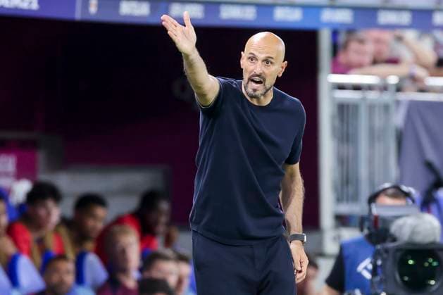 Bundestrainer Antonio Di Salvo (Germany) gestikuliert, UEFA European Under-21 Championship 2025 Final, England v Germany Final, National Football Stadium am 28. June 2025 in Bratislava, Slowakei. (Foto von Marco Steinbrenner DeFodi Images) Bundestrainer Antonio Di Salvo (Germany) gestures, UEFA European Under-21 Championship 2025 Final, England v Germany Final, National Football Stadium, June 28, 2025 in Bratislava, Slovakia. (Photo by Marco Steinbrenner DeFodi Images)