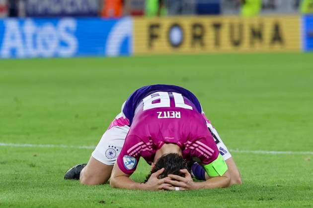 Sport Bilder des Tages Rocco Reitz (Germany) schaut enttaeuscht, UEFA European Under-21 Championship 2025 Final, England v Germany Final, National Football Stadium am 28. June 2025 in Bratislava, Slowakei. (Foto von Marco Steinbrenner DeFodi Images) Rocco Reitz (Germany) looks dejected, UEFA European Under-21 Championship 2025 Final, England v Germany Final, National Football Stadium, June 28, 2025 in Bratislava, Slovakia. (Photo by Marco Steinbrenner DeFodi Images)