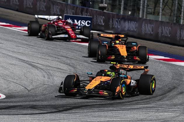 F1 - AUSTRIAN GRAND PRIX 2025 04 NORRIS Lando (gbr), McLaren F1 Team MCL39, action and 81 PIASTRI Oscar (aus), McLaren F1 Team MCL39, action during the Formula 1 MSC Cruises Austrian Grand Prix 2025, 11th round of the 2025 FIA Formula One World Championship, WM, Weltmeisterschaft from June 27 to 29, 2025 on the Red Bull Ring, in Spielberg, Austria - SpielbergAustria Copyright: xXavixBonillax