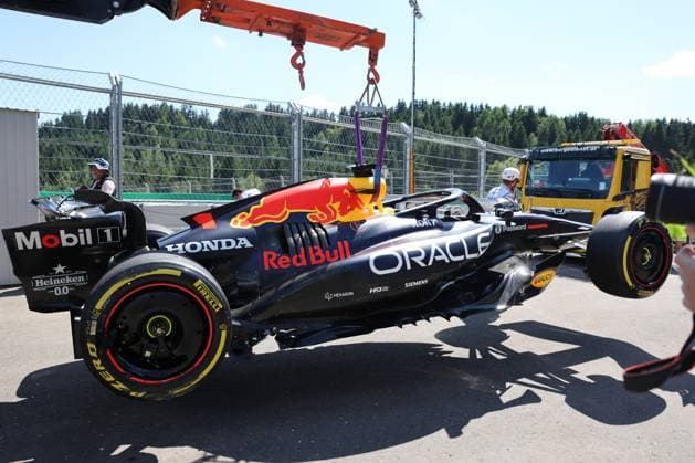 Max Verstappen (Oracle Red Bull Racing, 01), Unfall, Crash, Rennstart, Race, Rennen, Grosser Preis von Oesterreich, Motorsport, Herren, Formel 1, 29.06.2025 Spielberg Steiermark Oesterreich
