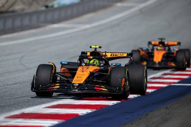 Lando Norris (McLaren Formula 1 Team, Großbritannien, 04) im MCL39 vor Oscar Piastri (McLaren Formula 1 Team, Australien, 81), AUT, Formel 1 Weltmeisterschaft, MSC Cruises Grand Prix von Oesterreich, Red Bull Ring Spielberg, Rennen, Saison 2025, 29.06.2025 AUT, Formel 1 Weltmeisterschaft, MSC Cruises Grand Prix von Oesterreich, Red Bull Ring Spielberg, Rennen, Saison 2025, 29.06.2025 Spielberg Copyright: xEibner-Pressefoto Memmlerx EP_MMR