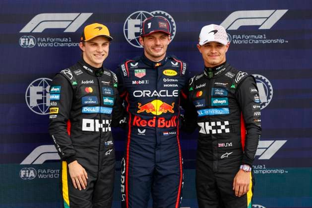 Silverstone, : F1 British Grand Prix 2025 on July, 5, 2025, (Photo by Juergen Tap), No. 81 Oscar Piastri (AUS), McLaren MCL39, Mercedes, No. 1 Max Verstappen (NED), Red Bull Racing RB21, Honda, No. 4 Lando Norris (GBR), McLaren MCL39, Mercedes Silverstone GBR
