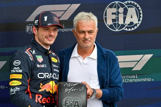 Formula 1, Qualification Session, Silverstone, UK, 05 July, 2025. 05 July 2025. Max Verstappen, (presented with the Pole Position Award by Jose Mourinho) Red Bull Racing, takes 1st place and Pole Position in the Qualification Session at the Formula 1 Qatar Airways British Grand Prix at Silverstone, Northamptonshire, UK., Credit:Lee Floyd Avalon UK, Northamptonshire, Silverstone Copyright: xLeexFloydx xAvalonx 1018969355