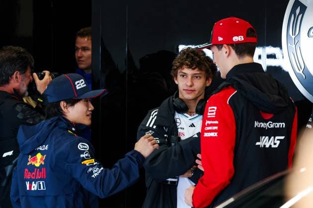 F1 - BRITISH GRAND PRIX 2025 TSUNODA Yuki (jap), Red Bull Racing RB21, KIMI ANTONELLI Andrea (ita), Mercedes AMG F1 Team W16, BEARMAN Ollie Oliver (gbr), Haas F1 Team VF-25, portrait, during the Formula 1 Qatar Airways British Grand Prix 2025, 12th round of the 2025 FIA Formula One World Championship, WM, Weltmeisterschaft from July 4 to 6, 2025 on the Silverstone Circuit, in Silverstone, United Kingdom - SilverstoneUnited Kingdom Copyright: xFLORENTxGOODENx