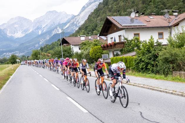 12.07.2025, Kühtai, AUT, Tour of Austria 2025, Etappe 4 von Innsbruck nach Kühtai (117,1 km), im Bild Peleton, Julius Johansen (DEN, UAE TEAM EMIRATES XRG) bei Pettnau Peleton, Julius Johansen (DEN, UAE TEAM EMIRATES XRG) bei Pettnau during the stage 4 from Innsbruck to Kühtai (117,1 km) of the Tour of Austria. Kühtai, Austria on 2025 07 12. Expa Kühtai