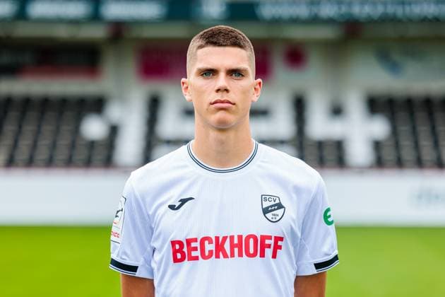 Jan Olschweski; SC Verl; 3.Liga, Porträttermin 2025 2026 GER, Porträttermin SC Verl, Fussball, 3. Liga, Spielzeit 2025 2026, 16.07.2025 GER, Porträttermin SC Verl, Fussball, 3. Liga, Spielzeit 2025 2026, 16.07.2025 Verl Copyright: xEibner-Pressefoto JanxRollingerx EP_JSK