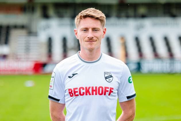 Dennis Waidner; SC Verl; 3.Liga, Porträttermin 2025 2026 GER, Porträttermin SC Verl, Fussball, 3. Liga, Spielzeit 2025 2026, 16.07.2025 GER, Porträttermin SC Verl, Fussball, 3. Liga, Spielzeit 2025 2026, 16.07.2025 Verl Copyright: xEibner-Pressefoto JanxRollingerx EP_JSK